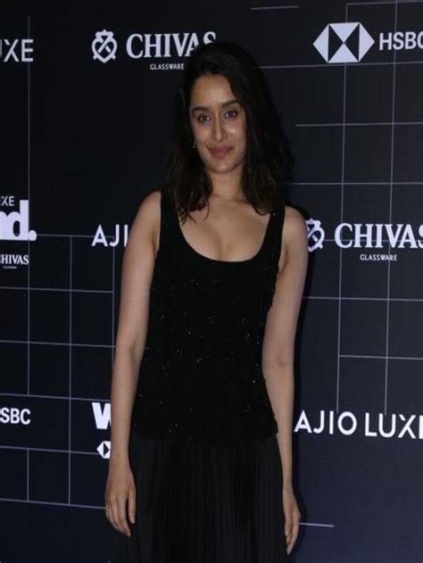 shraddha kapoor stuns in black pleated skirt