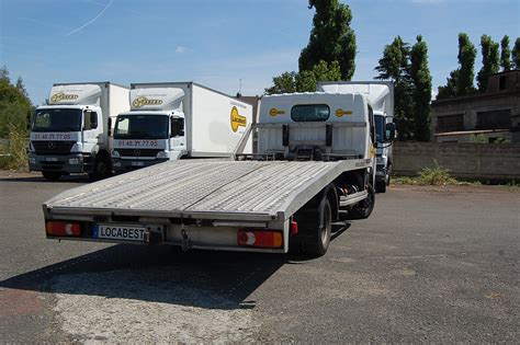 Remorque porte voiture, remorque frigorifique. Location d'un camion porte-voiture Renault Maxity | Locabest