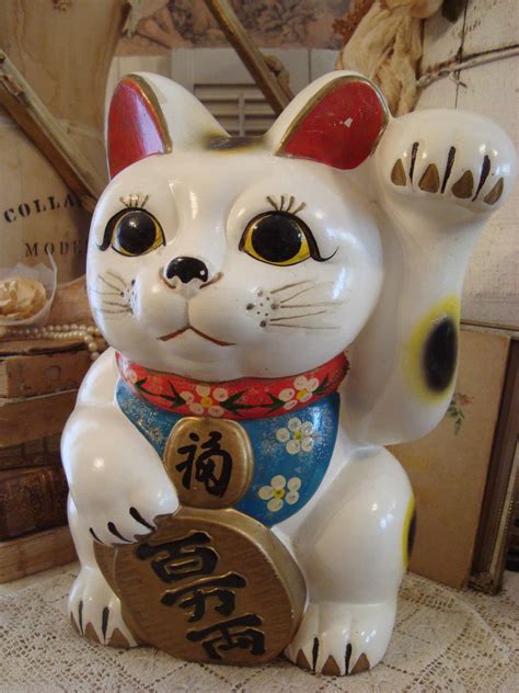 Neat Big Vintage Japanese Maneki Neko Lucky Cat