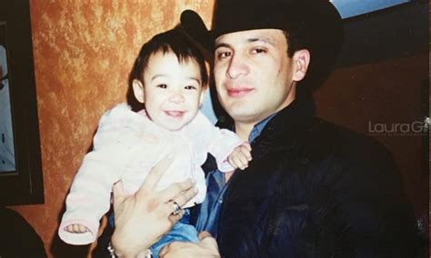 Hija De Valentín Elizalde Recuerda Así Al Cantante Laura G