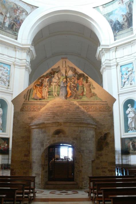 La ciudad de Asís y la basílica de Santa Maria degli Angeli