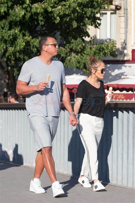 Jennifer Lopez And Alex Rodriguez Document Romantic Getaway To Paris On