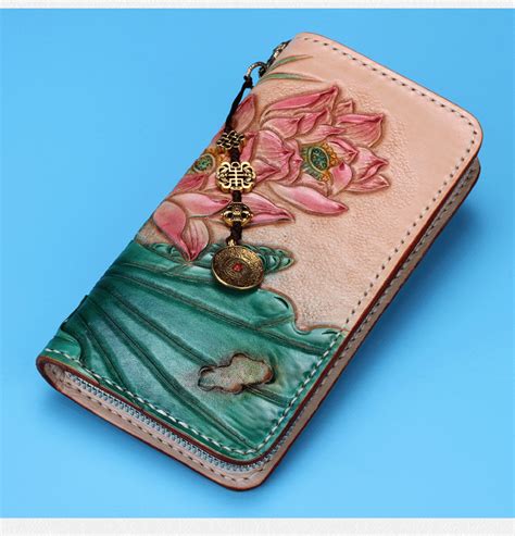 This wallet's leather feels similar to mansur gavriel: Handmade leather zipper Baotou Womens Wallet | Makkashop