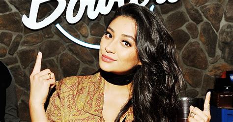 Pretty Little Liars Star Shay Mitchell Always Looks Gorgeous —get The Beauty Tips Shes