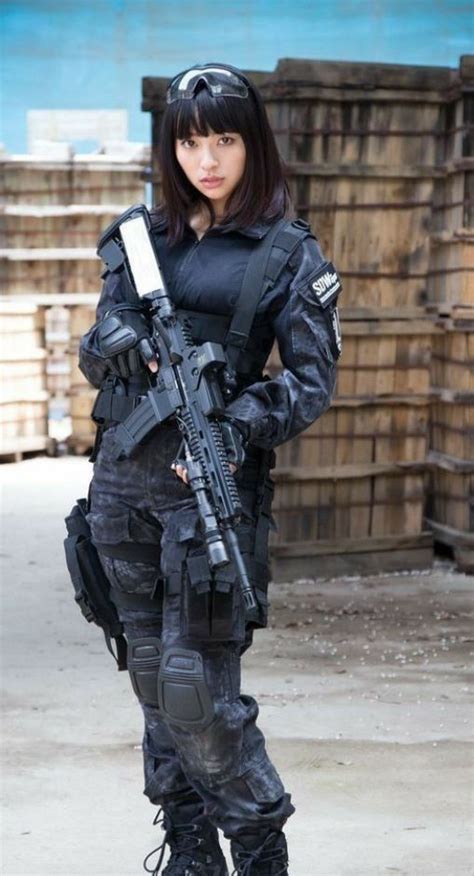 korean girl asian girl poses gunslinger girl scifi female soldier army soldier modelos