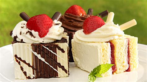Sweet Cakes Cream Strawberries Delicious Food Wallpaper Other