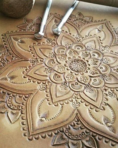 This will be my first attempt at this and i think that having a pattern will be very helpful. Pin by Michaela Mayrhofer on Leather Working | Leather ...