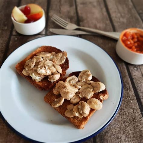 Creamy Garlic Mushrooms On Toast | Healthy Recipe - Sugar Pink Food ...