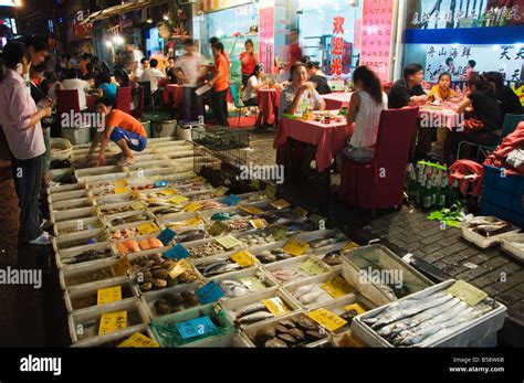 Outdoor Fish Market And Dining Area Shanghai China Stock Photo Alamy