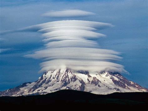 Amazing Lens Shaped Cloud Formation Lenticular Clouds Unbelievable Info