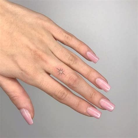 35 Simple But Amazing Finger Tattoos Ideas In 2020 Mini Tattoos Hand