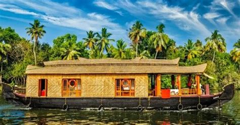 Which Is Better Option For Kerala Houseboats Kumarakom Or Alleppey