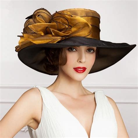 Stunning 48 Stylish Women With Church Hat This Christmas Time