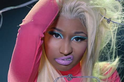 See Nicki Minajs Booty Shaking Beez In The Trap Video Spin