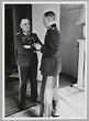 Le Generalfeldmarschall Erwin Rommel en conversation avec le General ...