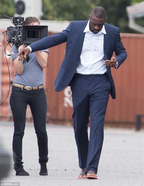 Idris Elba Laughs Off Viral Photos Of Suspicious Pants Bulge Daily