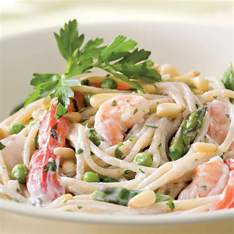Creamy Garlic Pasta With Shrimp And Vegetables Recipe