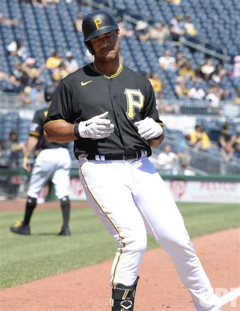 Photo Pirates Cal Mitchell Homers Against Diamondbacks Pit Upi Com