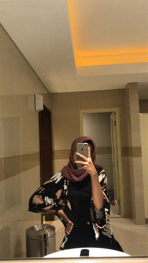 Mirror Selfie Fotografi Model Pakaian Model Pakaian Hijab Gaya Model Pakaian