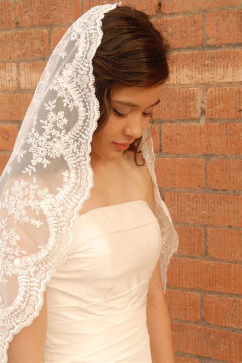 Lace Mantilla Wedding Veil Spanish Style Veil Romantic Veil Etsy