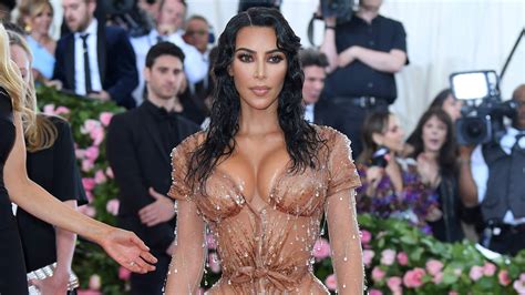 Kim Kardashians Tiny Waist At The Met Gala Sparked Major Backlash Health