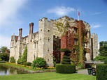 Great British Houses: Hever Castle - The Childhood Home of Anne Boleyn ...