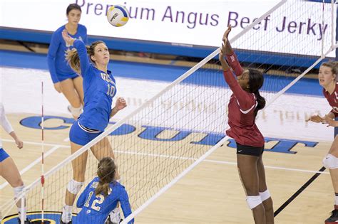 Ucla Womens Volleyball Beats Cal With Balanced Offense Defense