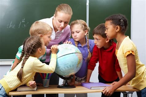 Primary Students In Geography Class Photo Free Download