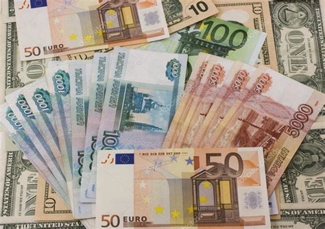 Много разных денег, евро, рублей и долларов .: стоковая фотография ...