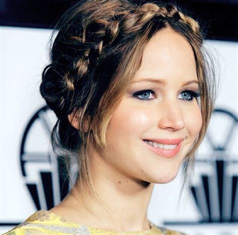 Jennifer Lawrence Rocking The Floral Crown Braided Updo Delightful👄