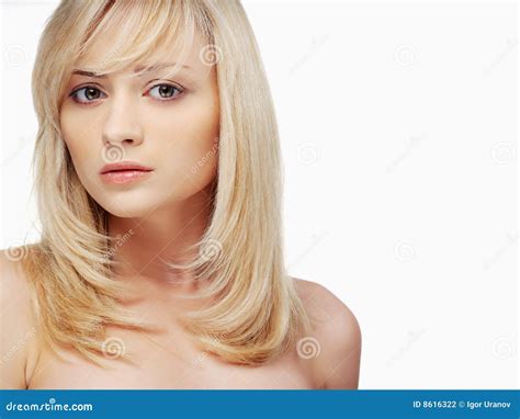 白肤金发的纵向妇女 库存照片 图片 包括有 魅力 发型 有吸引力的 放血 干净 女性 女孩 关心 8616322