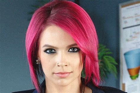 Anna Bell Peaks Biographywiki Age Height Career Photos And More