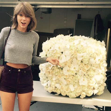 Kanye West Sends New Bff Taylor Swift The Coolest Flowers—but Were