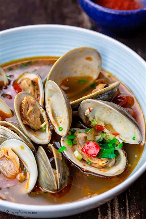 Mediterranean Style Steamed Clams How To Cook Clams The