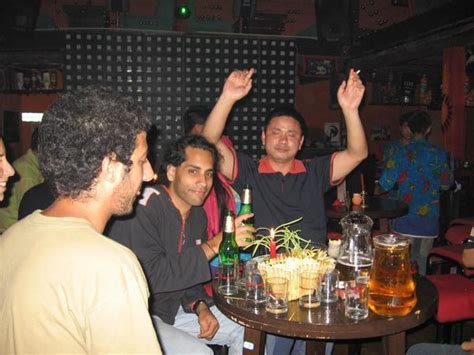 yaniv partying with drunken chinese in dali photo