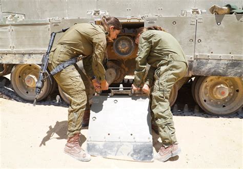 israel deploys first all female tank crew ar15