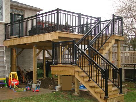 Manufacturer of sunrooms, canopies, retractable awnings, aluminum decking, and railing. Install porch railings in Vaughan. Columns in Mississauga ...