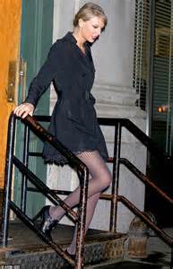 Leggy Taylor Swift Heats Up Chilly New York In Stockings And A Cropped
