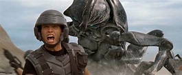 Starship Troopers movie review (1997) | Roger Ebert