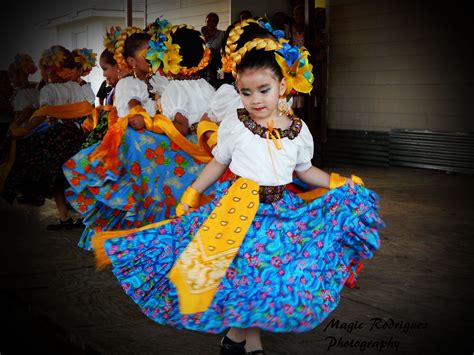 A Little Beautiful Dancer Of Mexico Lindo Ballet Folklorico De Fort