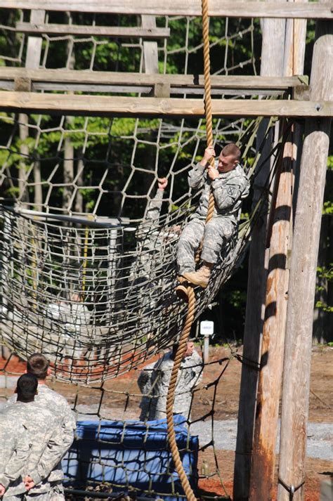 Soldiers Learn Essential Combat Skills During Air Assault School