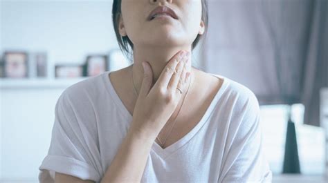 What Is A Goiter Types And Methods Of Treating Goiter Greenbhl