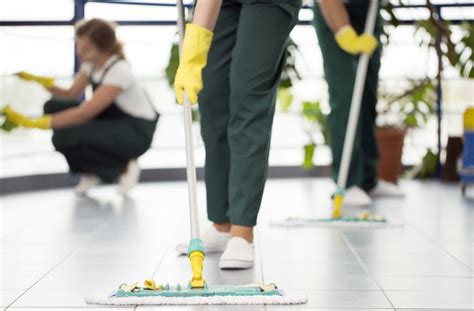 5 Reasons To Use A Professional Janitorial Service For Your Business
