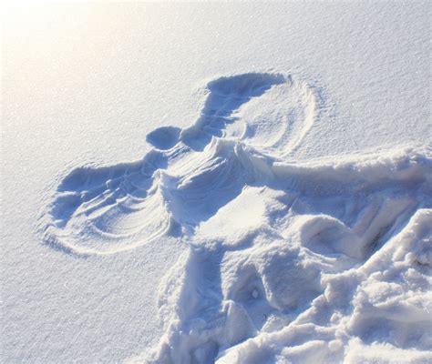 Make A Snow Angel 100 Things To Do Before You Die Popsugar Smart