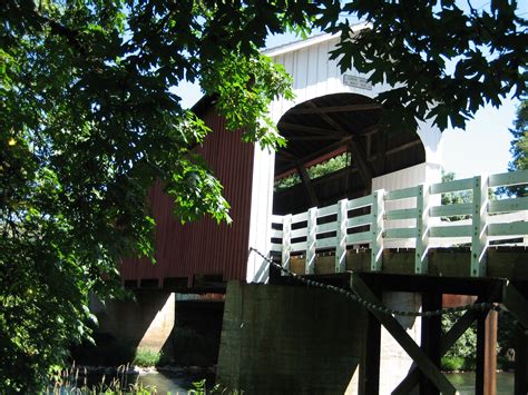 Covered Bridge In Lane County Oregon Covered Bridges Favorite Places
