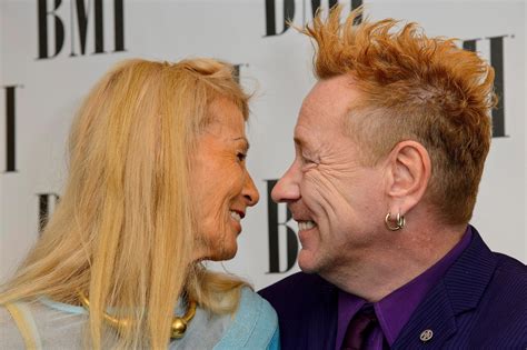 John Lydon Sex Pistols Sänger Johnny Rotten trauert um seine Frau Nora