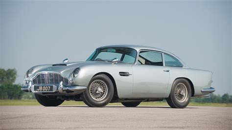 The Goldfinger Aston Martin Db5 Is Back Gadgets Included