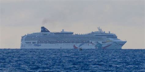 Cruise Ship Pulled Free After Running Aground On Reef Fox News Video