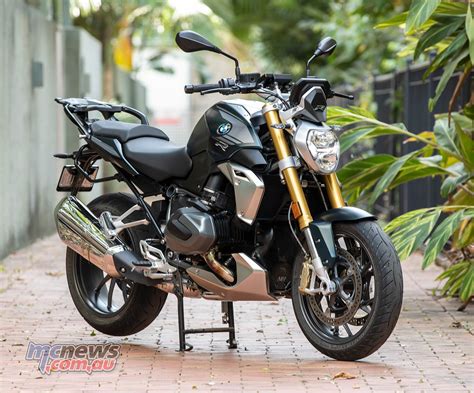 For around four decades, the two letters rt have been synonymous with comfortable travel and touring at the highest level. BMW R 1250 R and R 1250 RS Reviewed | Motorcycle News ...