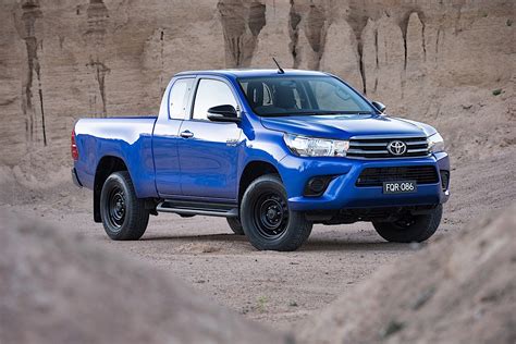 Toyota Hilux Extra Cab Specs 2015 2016 2017 2018 Autoevolution